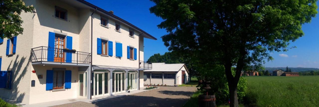 B&B Des Artistes Borzano Exterior photo