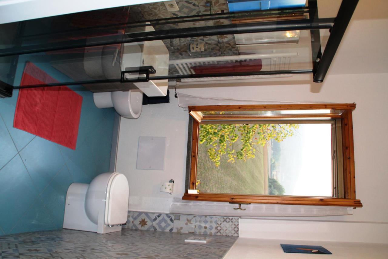 B&B Des Artistes Borzano Exterior photo